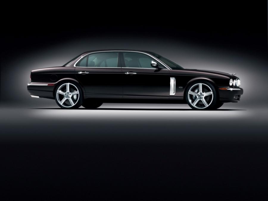  Jaguar XJ Super V8 Portfolio 2006 года  (фото 12 из 13)